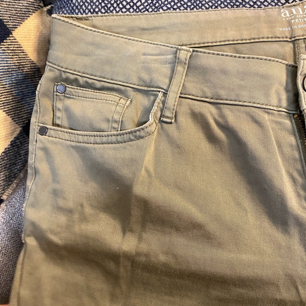 Green pants - Picture 6 of 8